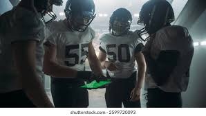 香港明星足球队燃情昆明 近万人合唱共忆流金岁月