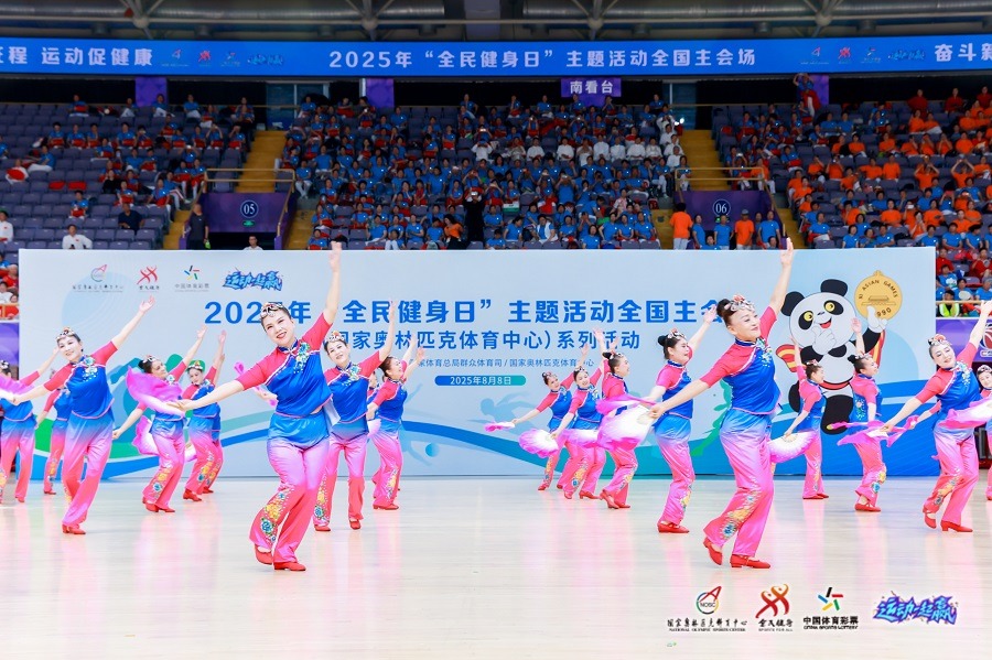 ​这确实是一套基于现代篮球概念上几乎无死角的阵容!(当然前提是来福利可以健康的回归).